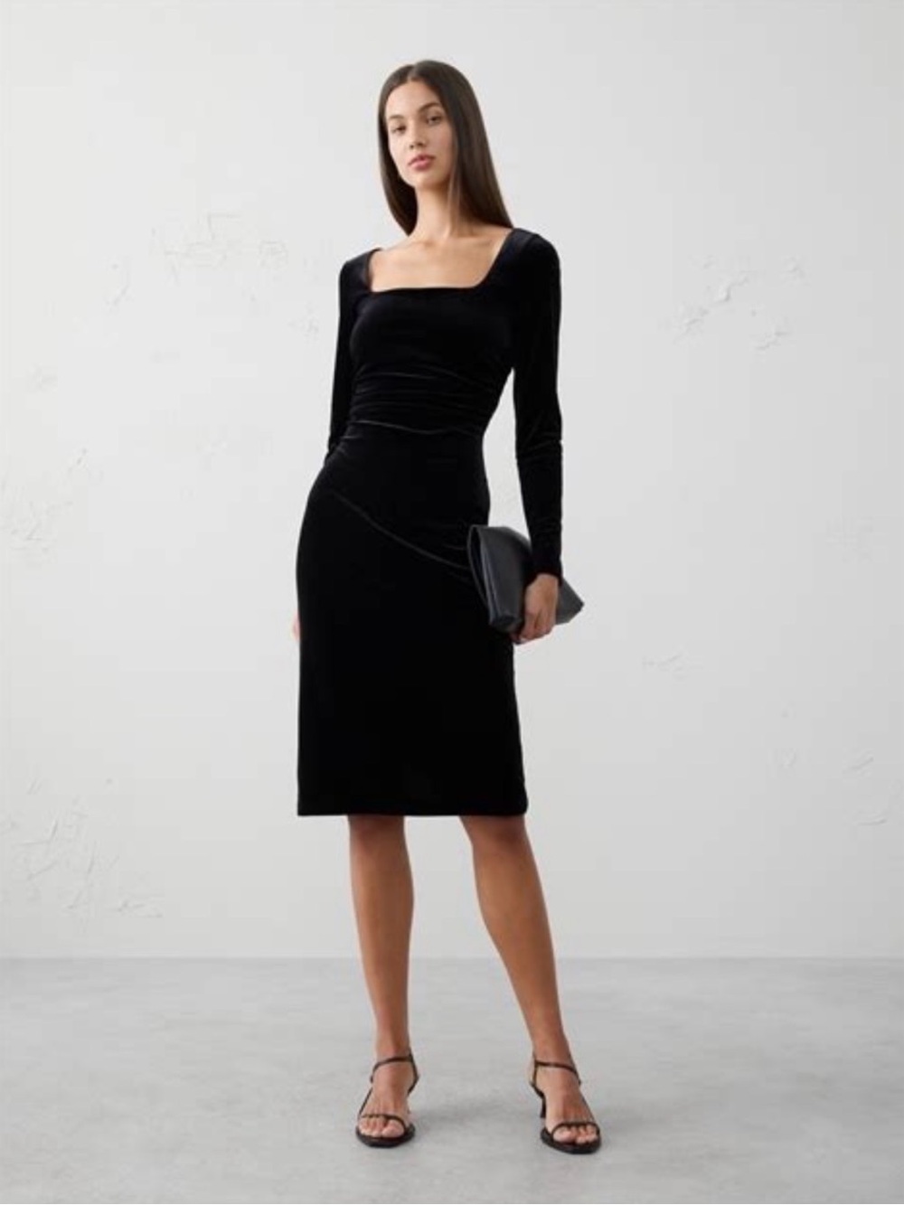 Banana Republic Velvet Shirred Waist Below Knee. Black.   Large. New with tags